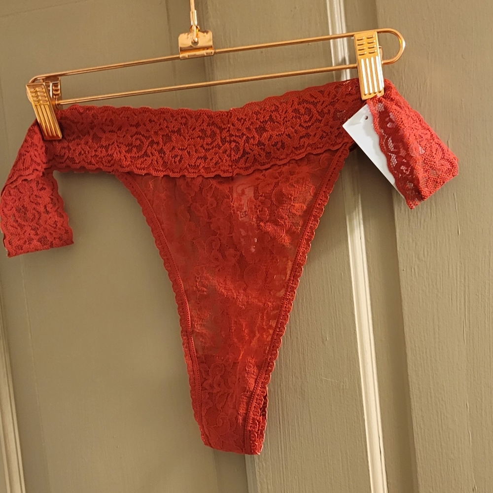 * Bp red lace thong 2x